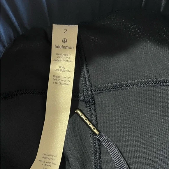 Lululemon On the Fly Navy Blue Shorts Women’s Size 2 - Picture 7 of 9
